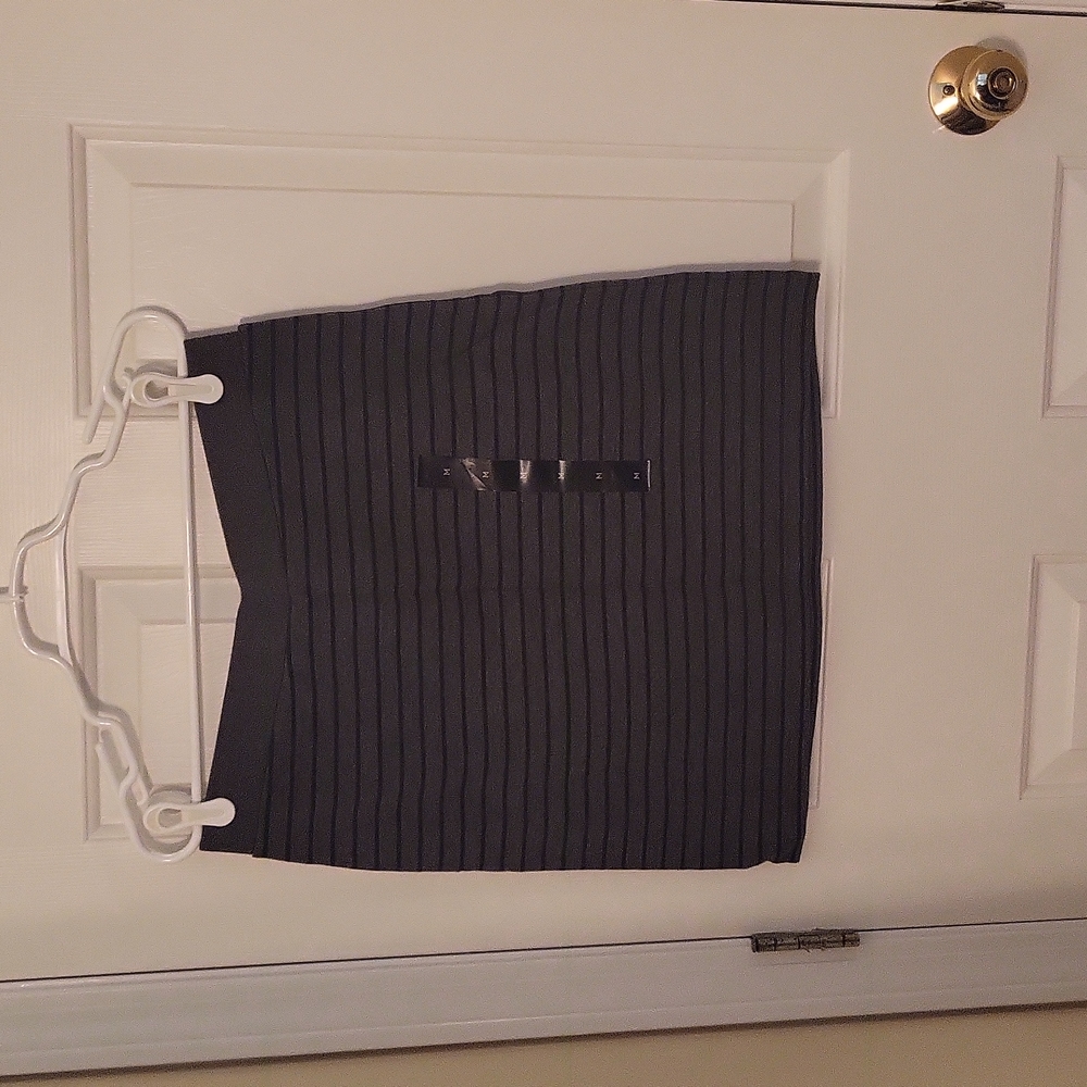 NWT Banana Republic Skirt, Charcoal Gray & Navy Blue Stripe, Size M